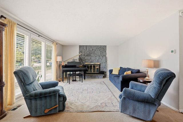 2021 S Calvin Rd, Veradale, WA 99037