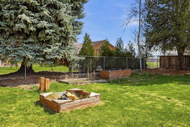 2021 S Calvin Rd, Veradale, WA 99037