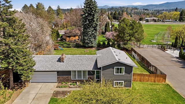 2021 S Calvin Rd, Veradale, WA 99037