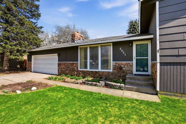 2021 S Calvin Rd, Veradale, WA 99037