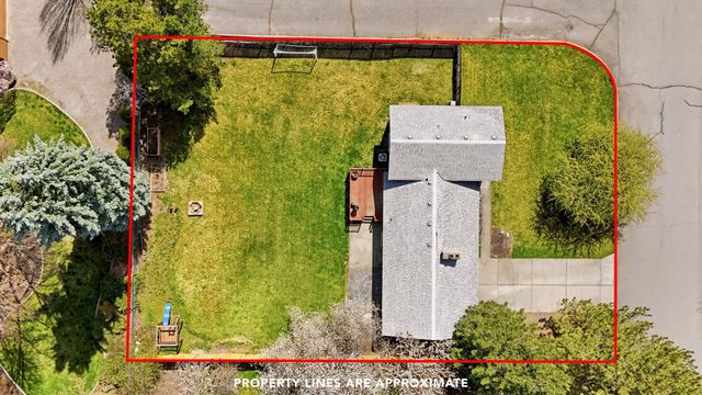 2021 S Calvin Rd, Veradale, WA 99037