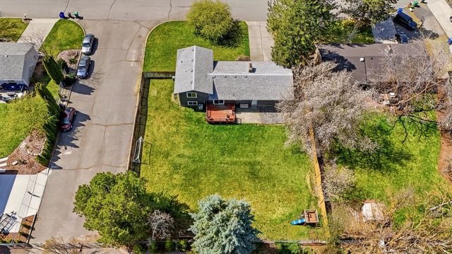 2021 S Calvin Rd, Veradale, WA 99037