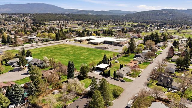 2021 S Calvin Rd, Veradale, WA 99037