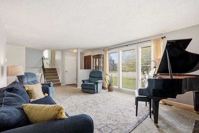 2021 S Calvin Rd, Veradale, WA 99037