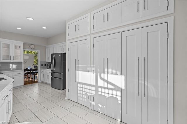 8 Rollingwood PL, Newport News, VA 23606