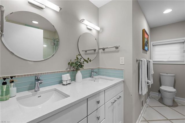 8 Rollingwood PL, Newport News, VA 23606