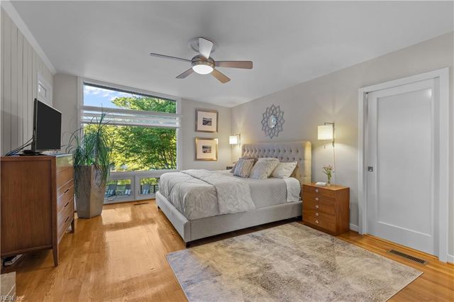 8 Rollingwood PL, Newport News, VA 23606