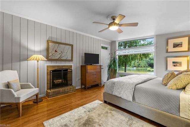 8 Rollingwood PL, Newport News, VA 23606