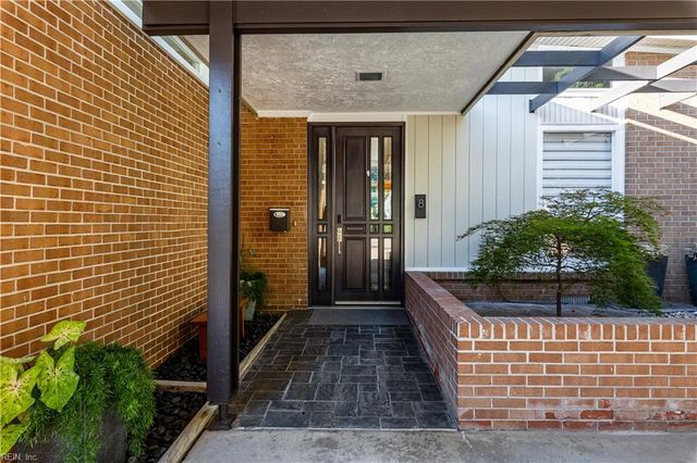 8 Rollingwood PL, Newport News, VA 23606