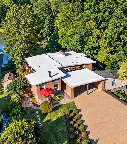 8 Rollingwood PL, Newport News, VA 23606