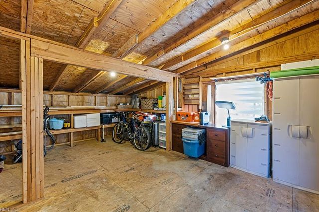 8 Rollingwood PL, Newport News, VA 23606