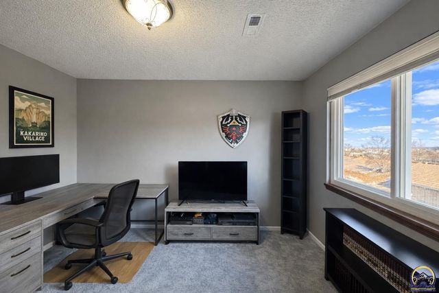 5725 SW 22nd Ter Apt 6, Topeka, KS 66614