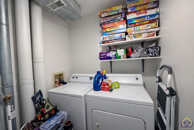 5725 SW 22nd Ter Apt 6, Topeka, KS 66614