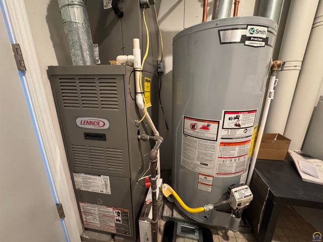 5725 SW 22nd Ter Apt 6, Topeka, KS 66614