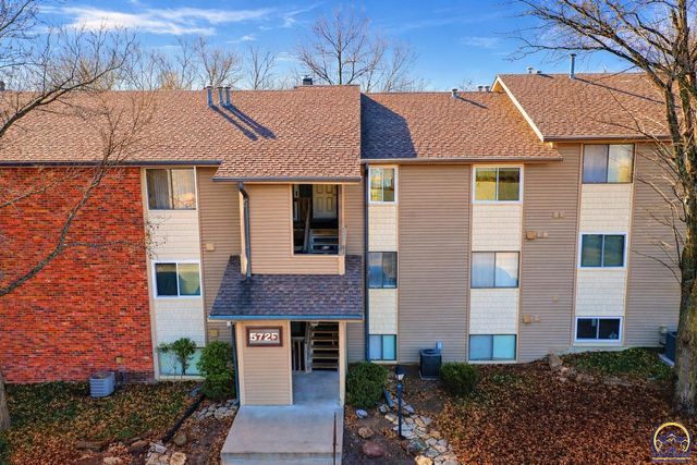 5725 SW 22nd Ter Apt 6, Topeka, KS 66614