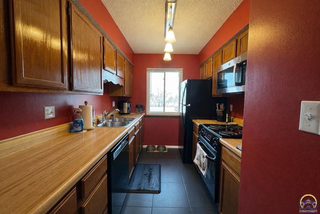 5725 SW 22nd Ter Apt 6, Topeka, KS 66614