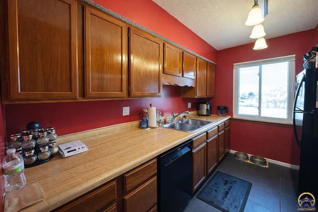 5725 SW 22nd Ter Apt 6, Topeka, KS 66614