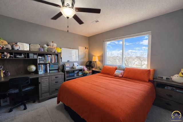 5725 SW 22nd Ter Apt 6, Topeka, KS 66614