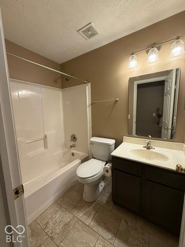 3229 Creekshore Drive, Indianapolis, IN 46268