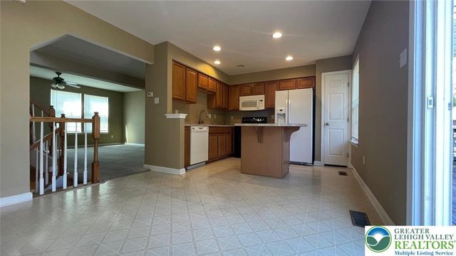 1145 Sparrow Way, Upper Macungie Twp, PA 18031