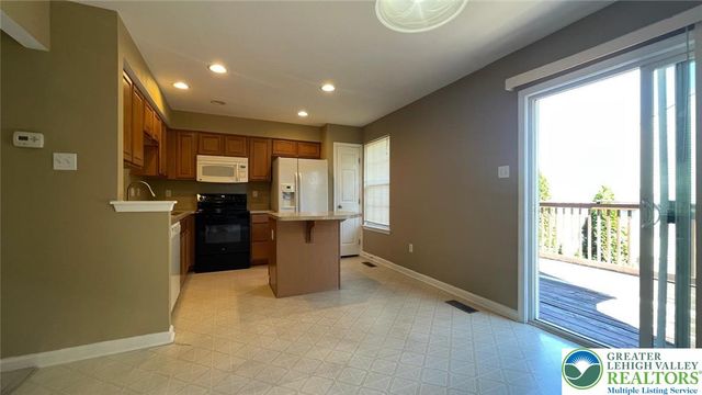 1145 Sparrow Way, Upper Macungie Twp, PA 18031