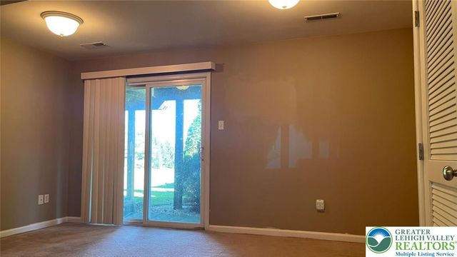 1145 Sparrow Way, Upper Macungie Twp, PA 18031