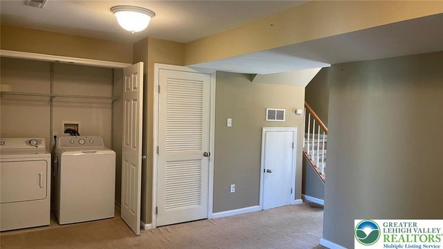 1145 Sparrow Way, Upper Macungie Twp, PA 18031