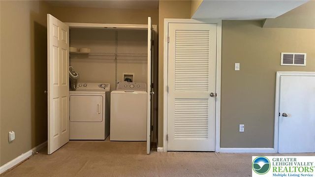 1145 Sparrow Way, Upper Macungie Twp, PA 18031