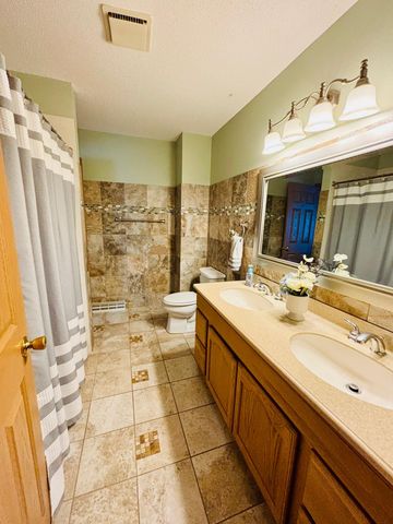 821 Clover Leaf Parkway NE, Blaine, MN 55434