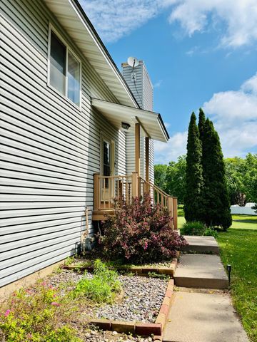 821 Clover Leaf Parkway NE, Blaine, MN 55434