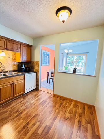 821 Clover Leaf Parkway NE, Blaine, MN 55434
