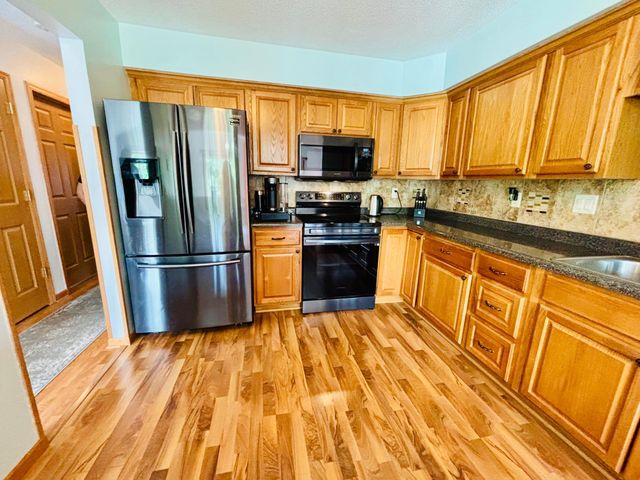 821 Clover Leaf Parkway NE, Blaine, MN 55434