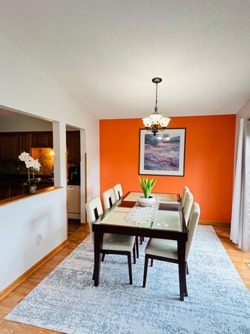 821 Clover Leaf Parkway NE, Blaine, MN 55434