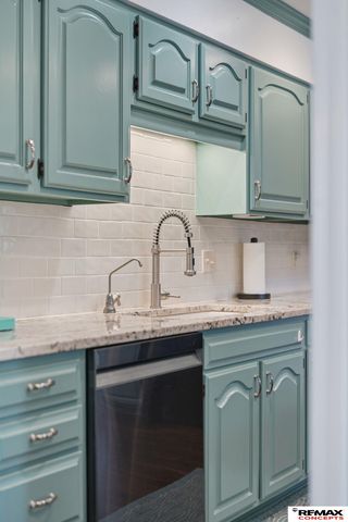 1901 Greenbriar Lane, Lincoln, NE 68506