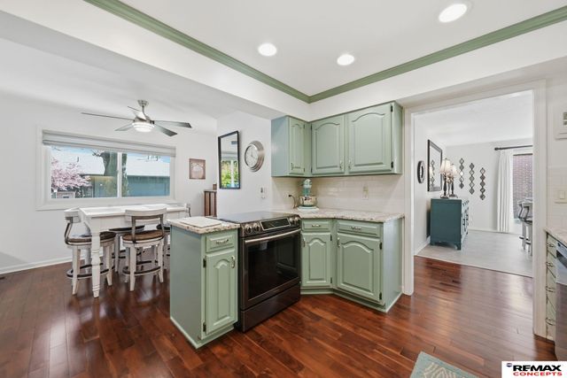 1901 Greenbriar Lane, Lincoln, NE 68506