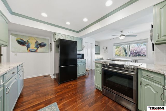 1901 Greenbriar Lane, Lincoln, NE 68506