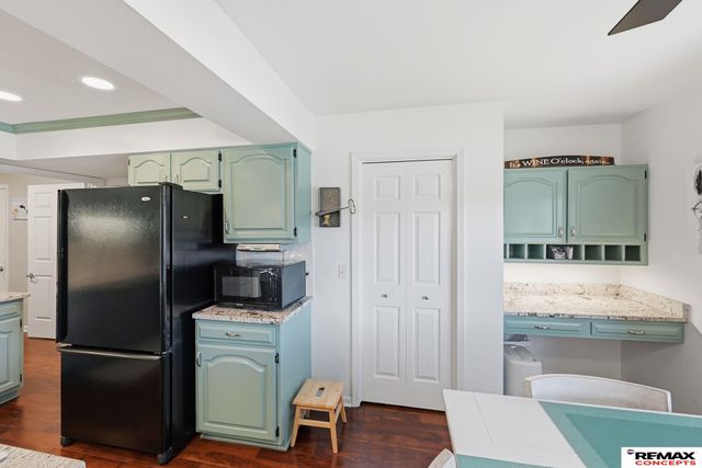 1901 Greenbriar Lane, Lincoln, NE 68506