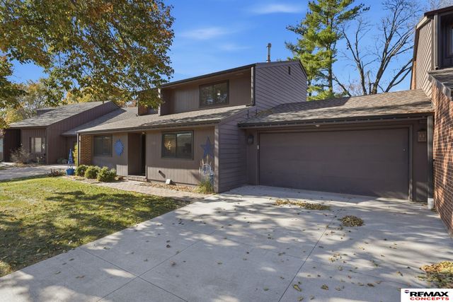 1901 Greenbriar Lane, Lincoln, NE 68506