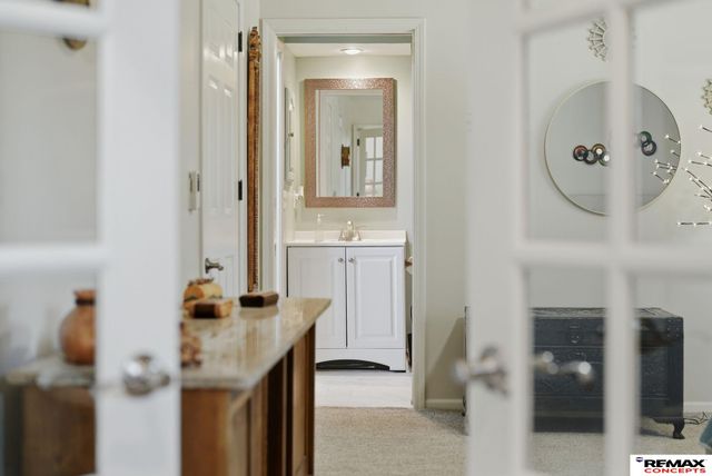 1901 Greenbriar Lane, Lincoln, NE 68506