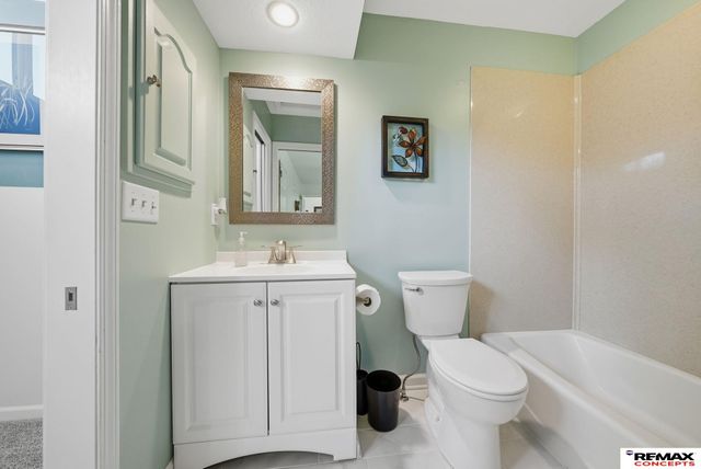 1901 Greenbriar Lane, Lincoln, NE 68506