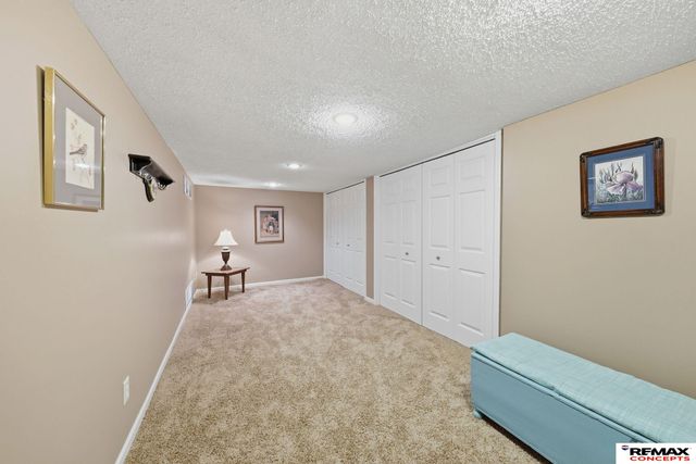 1901 Greenbriar Lane, Lincoln, NE 68506