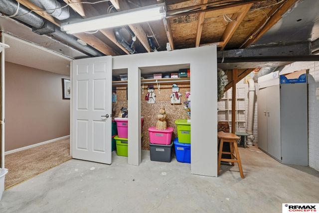 1901 Greenbriar Lane, Lincoln, NE 68506