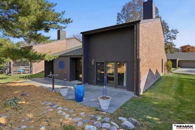 1901 Greenbriar Lane, Lincoln, NE 68506