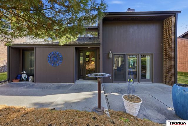 1901 Greenbriar Lane, Lincoln, NE 68506