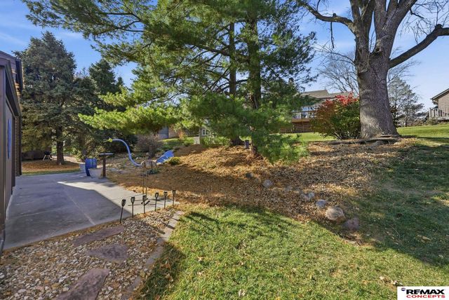 1901 Greenbriar Lane, Lincoln, NE 68506