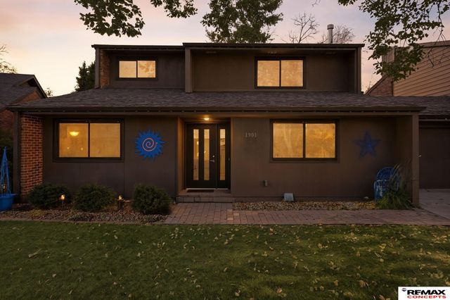 1901 Greenbriar Lane, Lincoln, NE 68506
