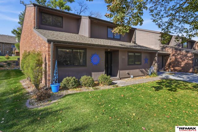 1901 Greenbriar Lane, Lincoln, NE 68506