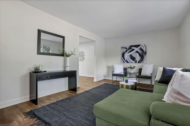 210 W Columbus Street, Pickerington, OH 43147