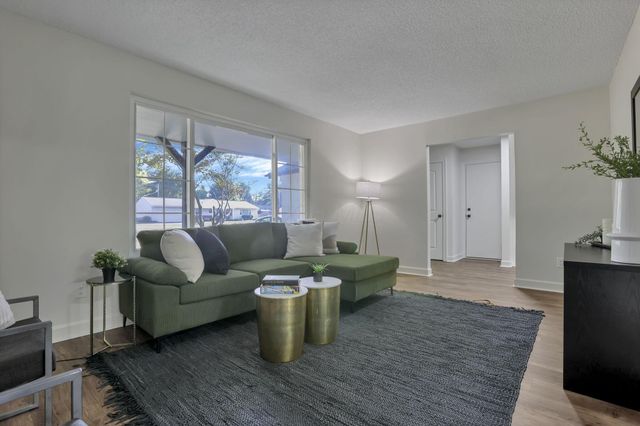 210 W Columbus Street, Pickerington, OH 43147