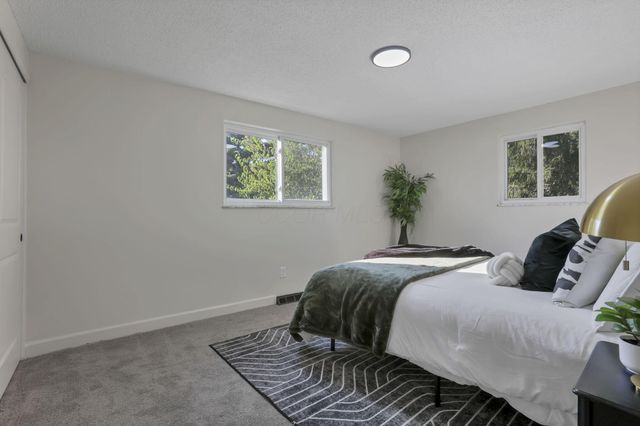 210 W Columbus Street, Pickerington, OH 43147